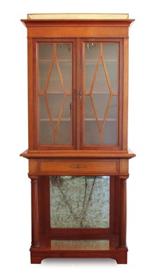 Lot 533 - Mahoniehouten tafelvitrine, Pander & Zn., Den Haag, ca. 1925.