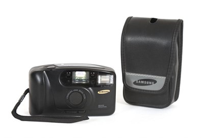 Lot 555 - Samsung fotocamera