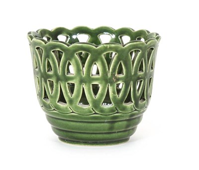 Lot 835 - Groene aardewerk cachepot