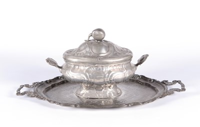 Lot 176 - An Oval Rococo Style Pewter Tureen With Cover