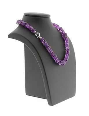 Lot 630 - Amethyst Necklace with Silver Lock
