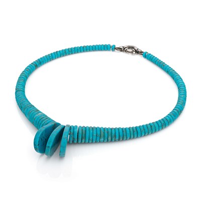 Lot 659 - Turquoise Necklace with Silver Lock