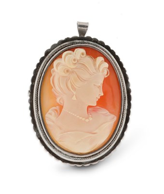 Lot 678 - Silver Broche/Hanger with Shell cameo