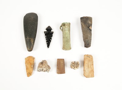 Lot 71 - A Lot of Various Stone and Flint Tools