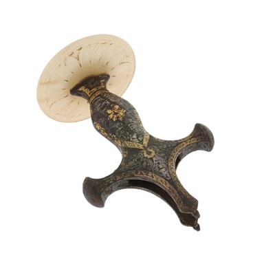 Lot 117 - Indian Tulwar Hilt with Gold overlay and Jade Pommel Disk