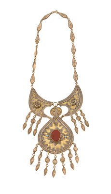 Lot 212 - A Fire-Gilded Silver Necklace