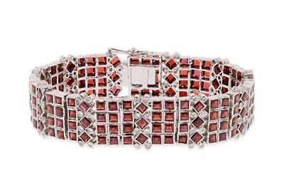 Lot 546 - A Garnet and Silver Bracelet