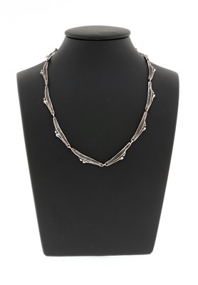 Lot 610 - A Sterling Silver Necklace