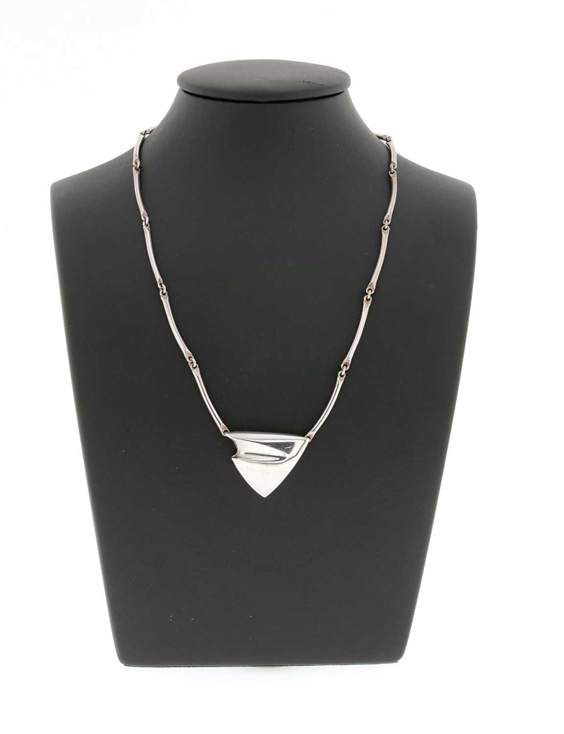 Lot 596 - Sterling Silver Necklace by Matti Hyvärinen, Finland