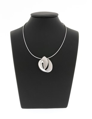 Lot 591 - A sterling Silver Design Necklace