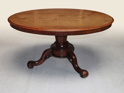 Lot 141 - Ovale Salontafel, circa 1870