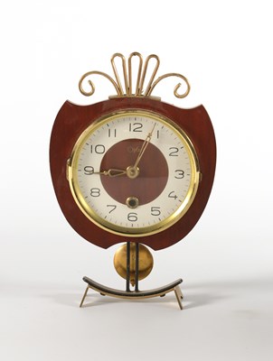 Lot 846 - A Brass and Wood Pendulum Mantel Clock