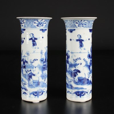 Lot 203 - Twee Chinese Blauw Wit Porseleinen Bekervazen