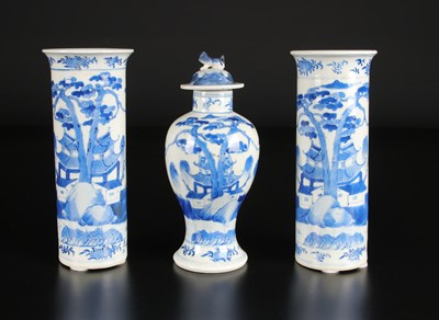 Lot 200 - Drie Chinese Kastvazen