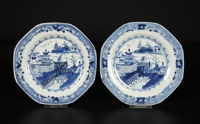 Lot 205 - Twee Chinese Blue and White Porcelain Plates