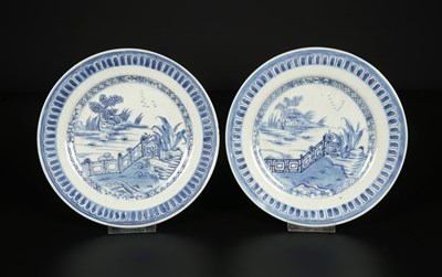 Lot 207 - Twee 18e Eeuws Chinese Porseleinen Borden