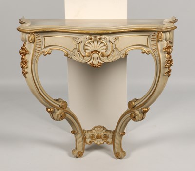 Lot 144 - Louis XV Stijl Console Tafel