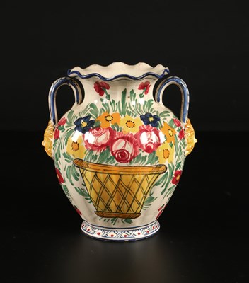 Lot 255 - Italiaanse Majolica Vaas