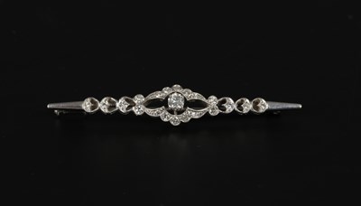 Lot 11 - 14K White Gold and Diamonds Brooch