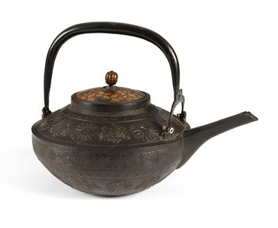 Lot 221 - Japanese Tetsubin Tea Kettle, Meiji Period.