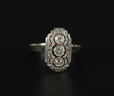 Lot 10 - 14K White Gold Art Deco Ring, ca 1930.