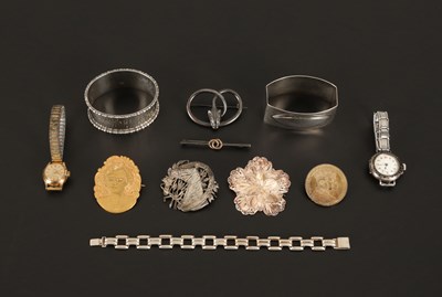 Lot 26 - Lot Diverse Goud en Zilveren Objecten