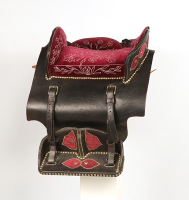 Lot 515 - 17th Century replica Scottish side saddle