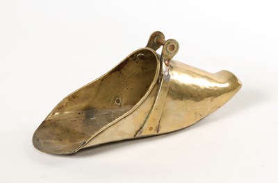 Lot 552 - Spanish conquistadors brass stirrup