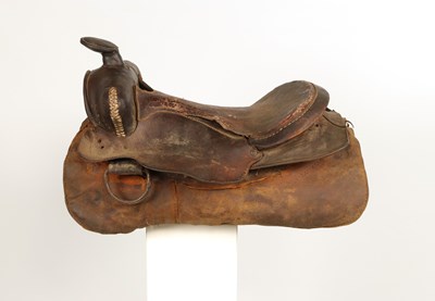 Lot 557 - Leather roping or trail Western saddle