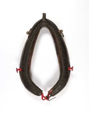 Lot 565 - Military horse collar harness