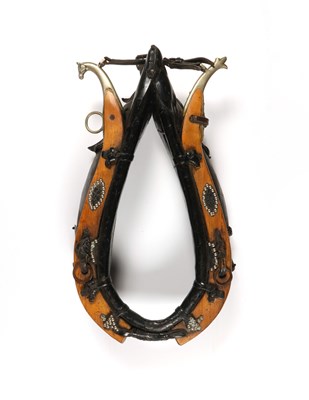 Lot 622 - Antique leather and wood horse collar harness