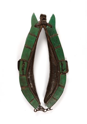 Lot 630 - Green antique leather and wood donky collar harness