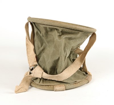 Lot 631 - WW2 Swiss army foldable canvas drinking bag