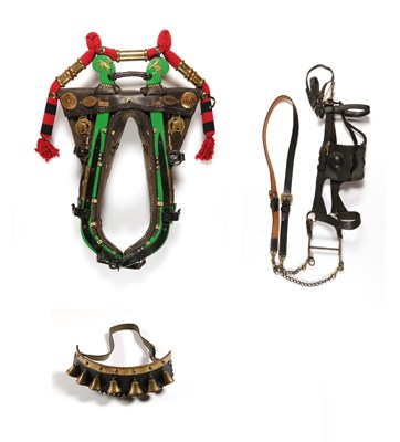 Lot 643 - Antique horse harness, consisting of a leather horse harness, bridle and neckpiece