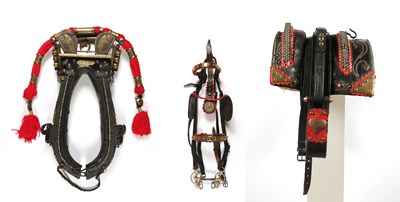 Lot 644 - Antique horse harness, consisting of a leather horse harness, bridle and saddle