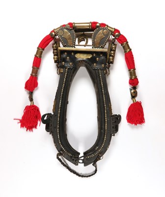 Lot 644 - Antique horse harness, consisting of a leather horse harness, bridle and saddle