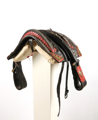 Lot 644 - Antique horse harness, consisting of a leather horse harness, bridle and saddle