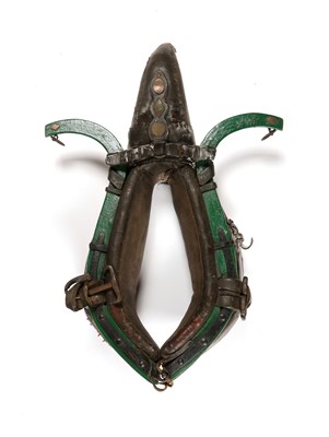 Lot 684 - Green antique leather and wood horse collar harness, with hames