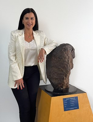 Lot 1 - GIBEON METEORITE — NATURAL SCULPTURE FROM OUTER SPACE
