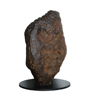 Lot 1 - GIBEON METEORITE — NATURAL SCULPTURE FROM OUTER SPACE