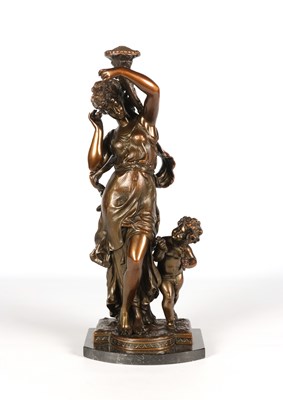 Lot 1006 - Sculpture with woman and child