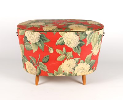 Lot 1024 - Original laundry box from the 60s