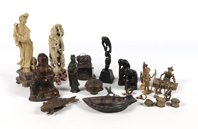 Lot 1057 - Lot with 21 various objects