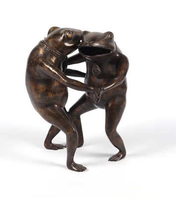 Lot 1062 - Bronze sculpture of 2 dancing frogs