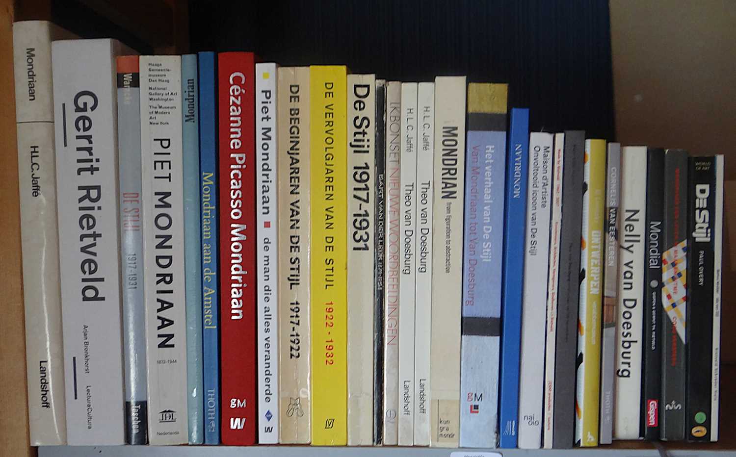 Lot 1 - De stijl - Lot met 29 boeken