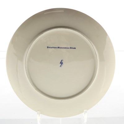 Lot 158 - NSFK PORCELAIN DINNER PLATE