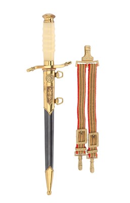 Lot 140 - GDR (DDR) GENERAL’S DAGGER IN PRESENTATION CASE.
