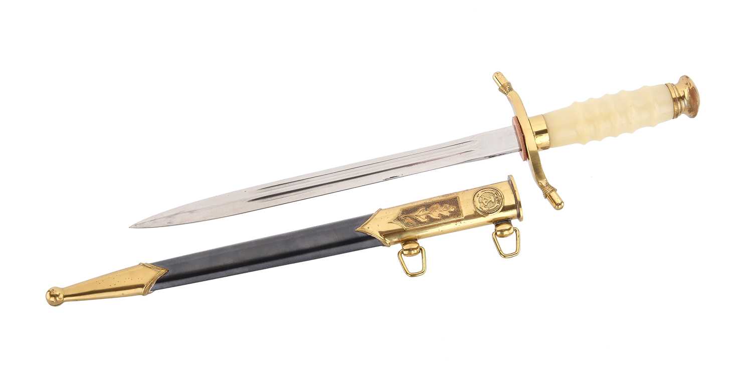 Lot 140 - GDR (DDR) GENERAL’S DAGGER IN PRESENTATION CASE.