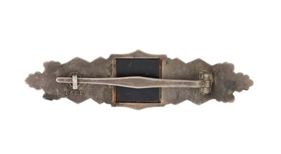 Lot 171 - GERMAN WWII SILVER CLOSE COMBAT BADGE (NAHKAMPFSPANGE)