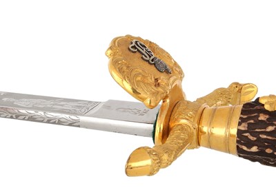 Lot 104 - A ROYAL GILT PRESENTATION HUNTING HANGER